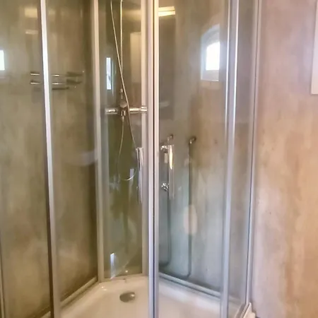 Apartment Nusfjord Waterfront Rorbu 18